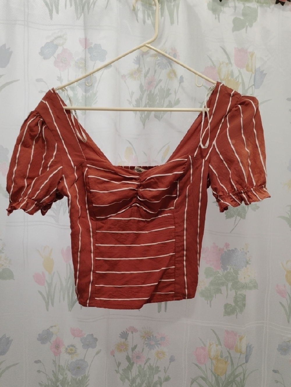 essue Rust and White Striped Puff Sleeve Crop Top Size M